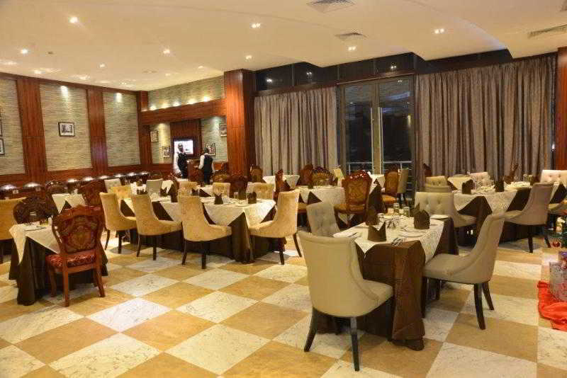 Golden Tulip Essential Lagos Airport Hotel Esterno foto