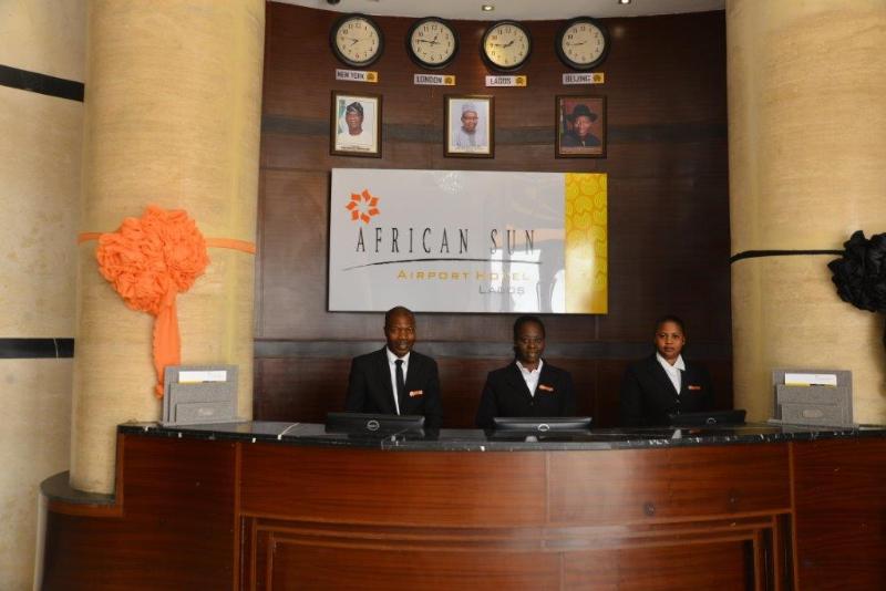 Golden Tulip Essential Lagos Airport Hotel Esterno foto