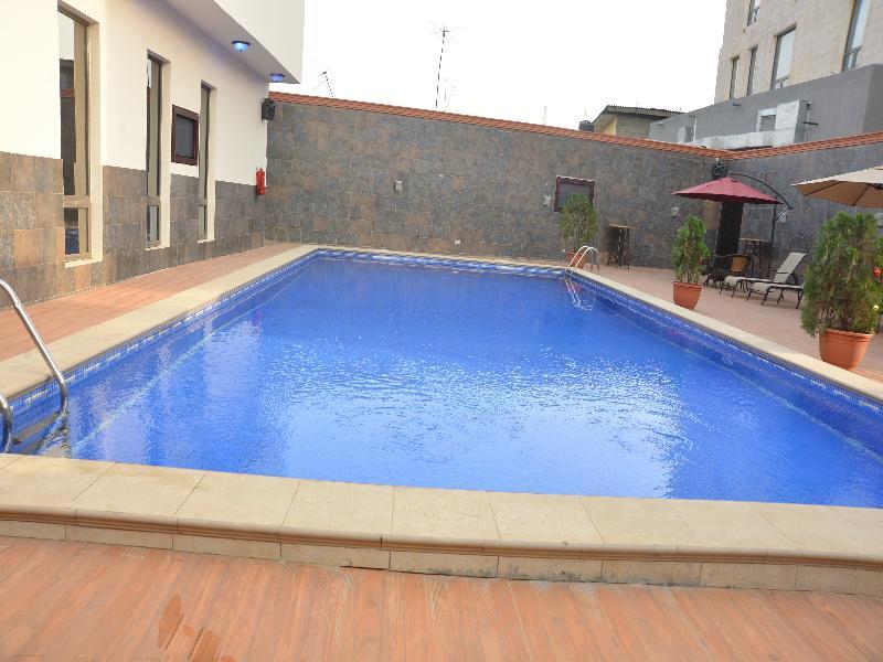 Golden Tulip Essential Lagos Airport Hotel Esterno foto