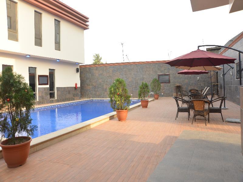 Golden Tulip Essential Lagos Airport Hotel Esterno foto