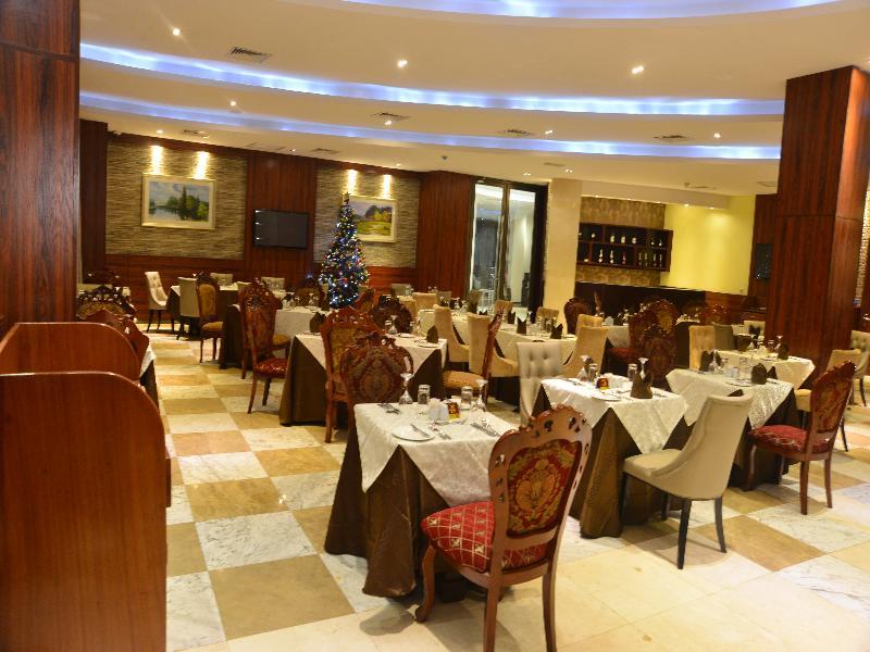 Golden Tulip Essential Lagos Airport Hotel Esterno foto
