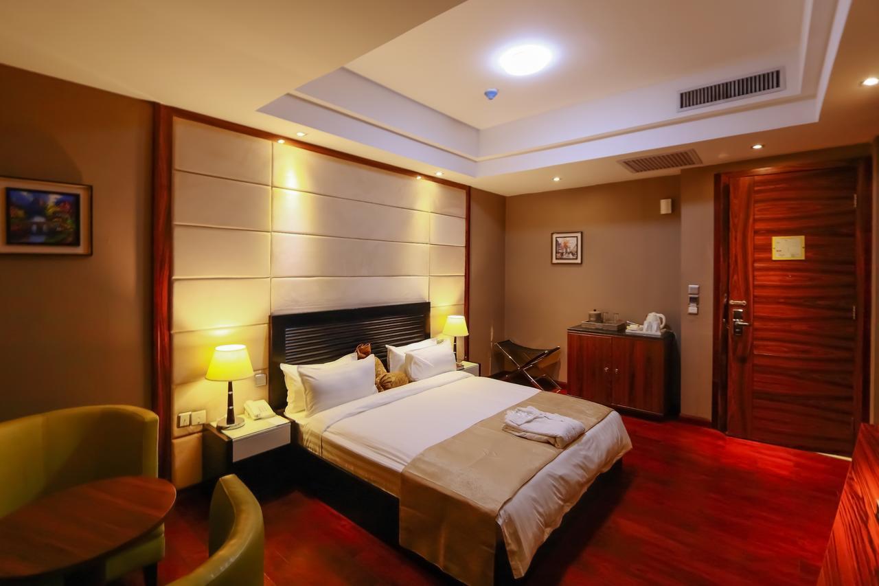Golden Tulip Essential Lagos Airport Hotel Camera foto