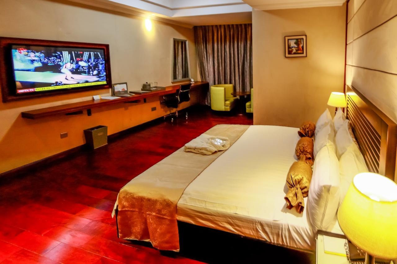 Golden Tulip Essential Lagos Airport Hotel Camera foto