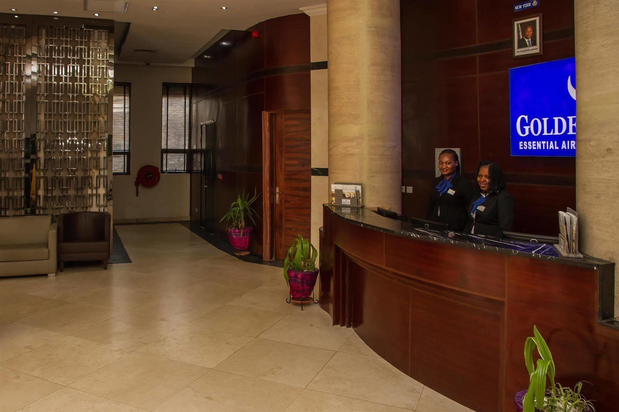 Golden Tulip Essential Lagos Airport Hotel Esterno foto